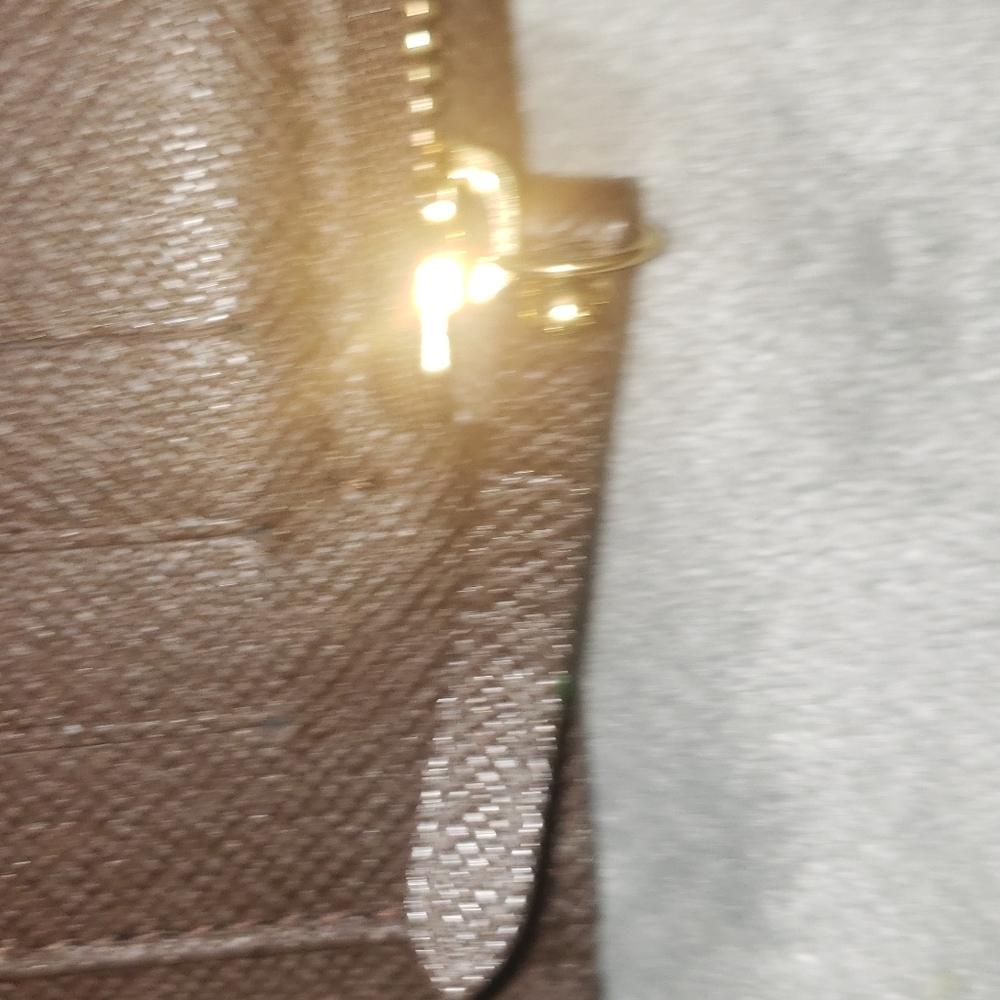 Louis Vuitton damier wallet - Picture 5 of 11